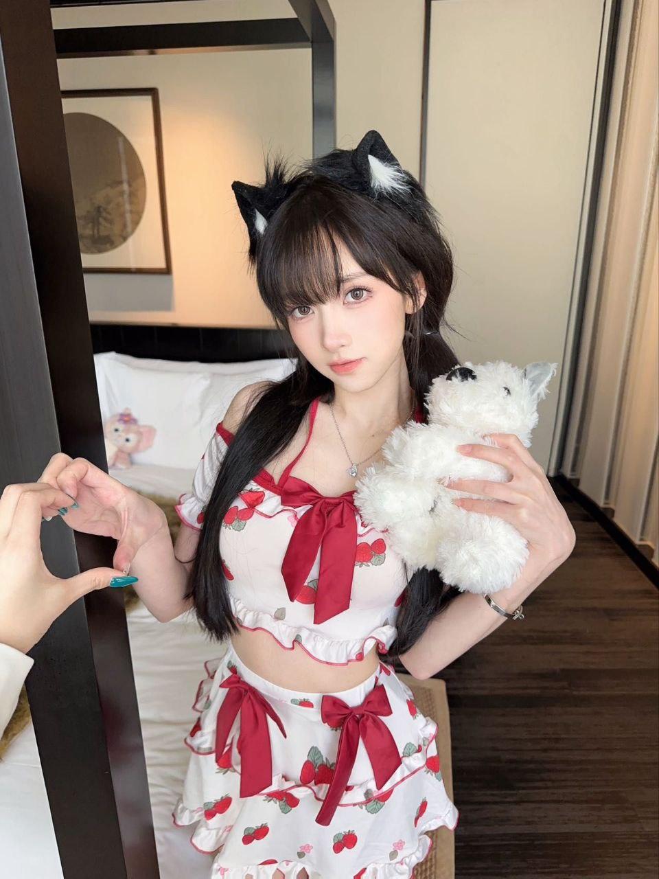 瓦屋窗前，听雨品茗，锦城时光的静谧与孤独之美